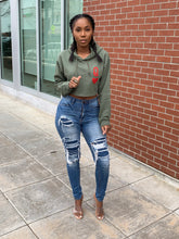 Load image into Gallery viewer, Queen of hearts (olive)
